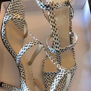New Jessica Simpson White Black Heel sz 9.5